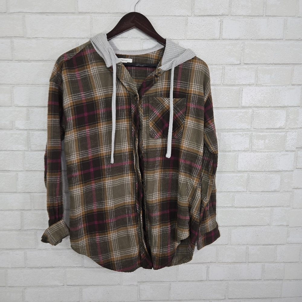 Maurice's hooded flannel button down‎
